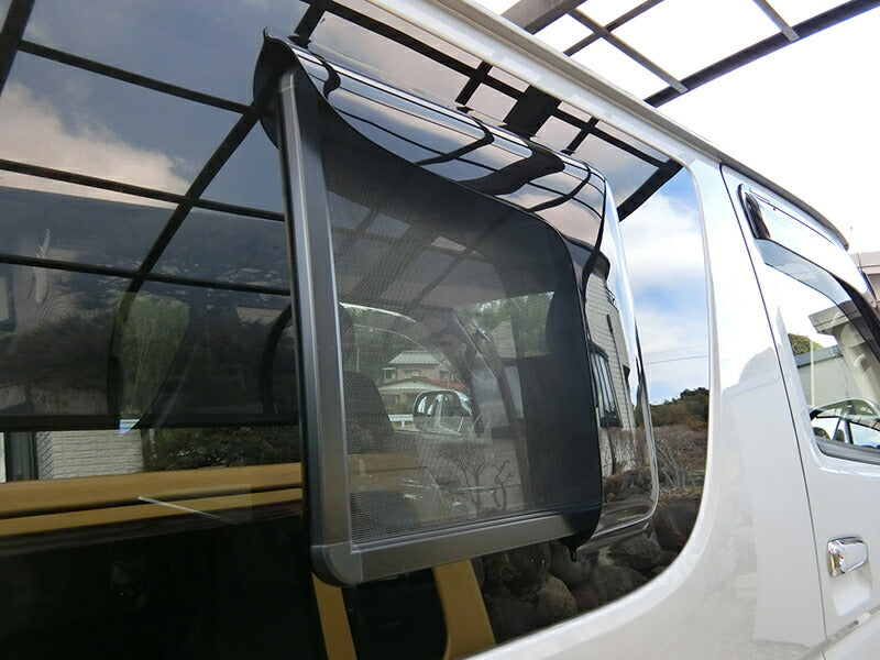 ハイエース200系 網戸 小窓 バイザー 4型以降 片側 パーツ [200k-amd-ds-1p]