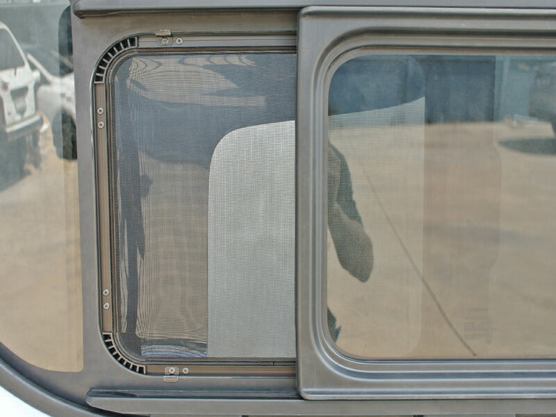 JDM Hiace Commuter Ventury HIACE 200 series BUG MESH SCREEN with Weather guard 1 piece - RHD parts [200k4G-MeshAmd-1p]