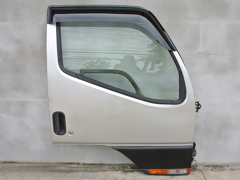 JDM Mitsubishi Canter Dark Smoke Wind deflectors Window Visor - RHD parts [fe56-big-ds]