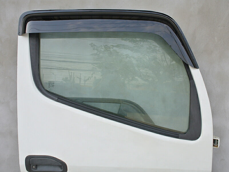 JDM Mitsubishi Fuso Canter FE7./FE8/FBA/FDA/Nissan Atlas NT450 ตัวเบี่ยงลมรถบรรทุกญี่ปุ่น กระจกบังลม - ชิ้นส่วนพวงมาลัยขวา [fe7-big-ds]