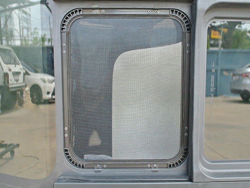 JDM NISSAN NV350 CARAVAN URVAN BUG MESH SCREEN 1 piece with weather guard - RHD parts [NV350-MeshAmd-1p]