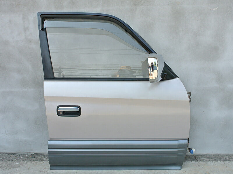 JDM TOYOTA LAND CRUISER PRADO ซีรีส์ J90 (รุ่น 3 ประตู) KDJ90W KZJ90W RZJ90W VZJ90W VX90 ควันจางๆ บังลมกระจกหน้าต่าง - ชิ้นส่วนพวงมาลัยขวา [vx90-big-ls]